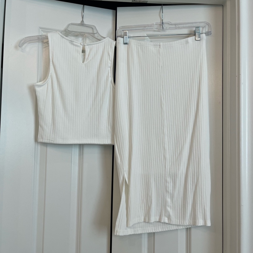 White Ribbed two piece set - Picture 8 of 11